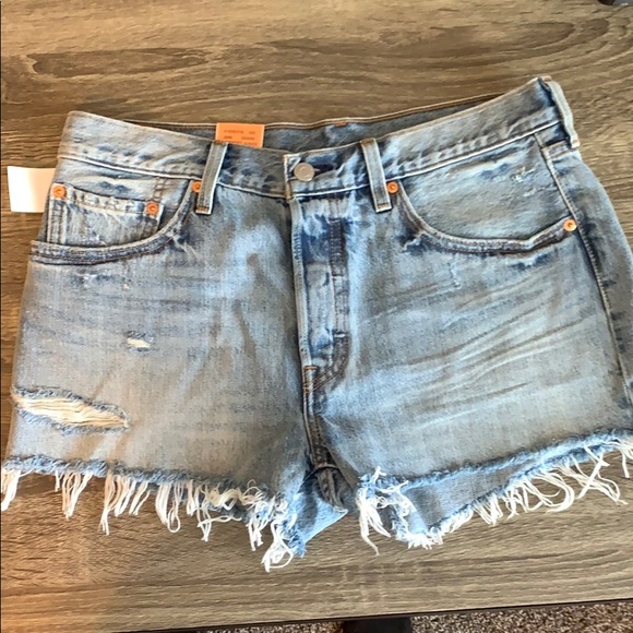 Levi Strauss 501 Jean shorts size 30. Paid $59.50 - Picture 2 of 3